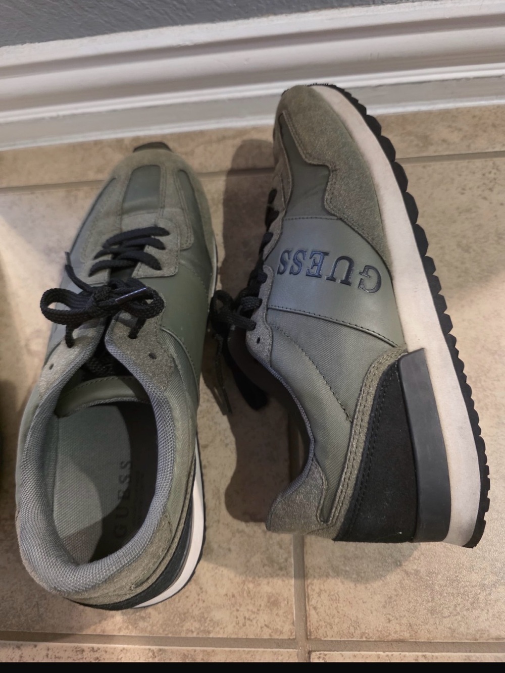 GUESS Men's Olive Green and Black Low-Top Sneakers